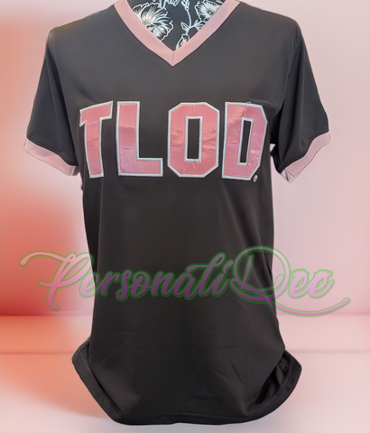 TLOD embroidered v-neck-black