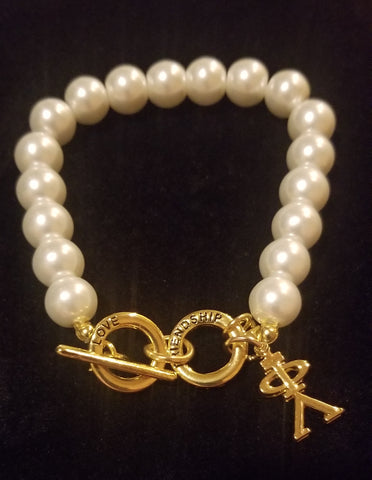 Golden links pearl bracelet